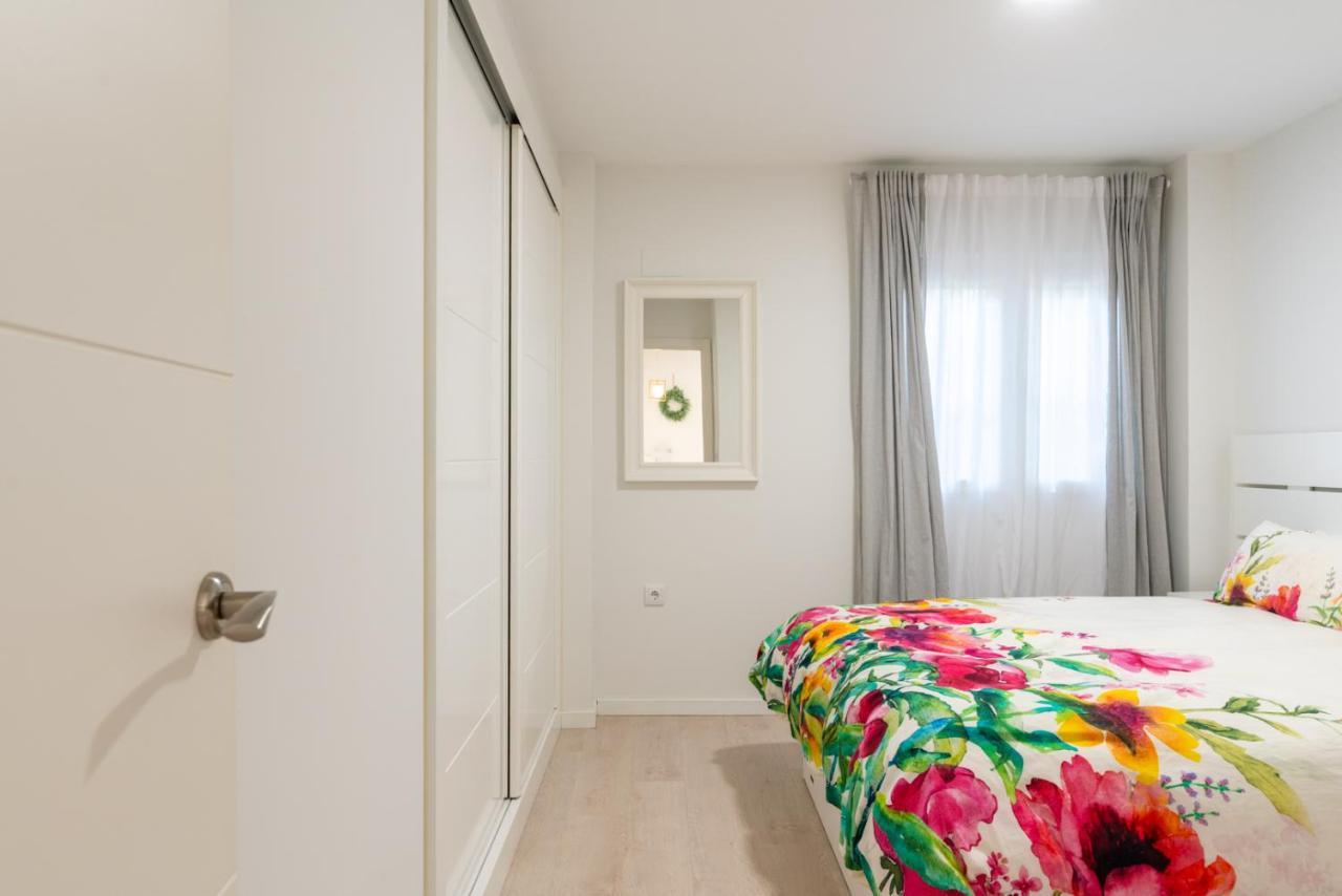Whitey Aparment In Triana Appartement *
